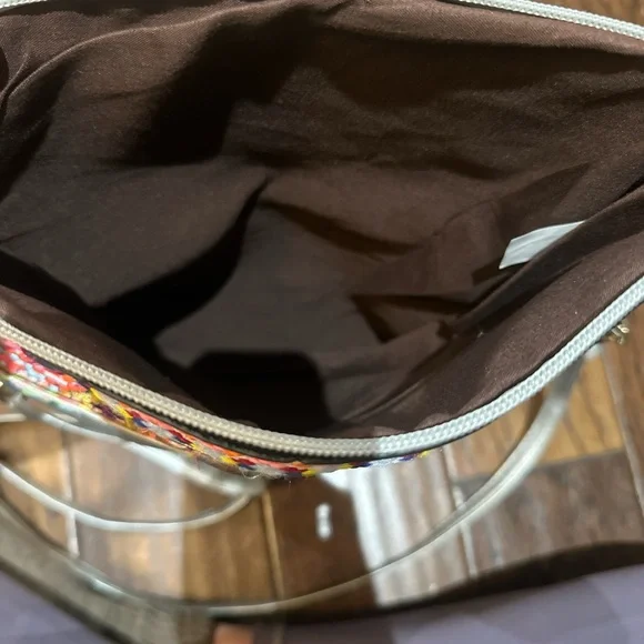 Vibrant Embroidered Silver Crossbody Clutch - Picture 2 of 4